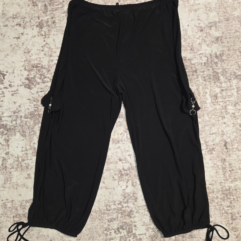 Saint Tropez West Slinky Black Capris with Drawstring Hem XL